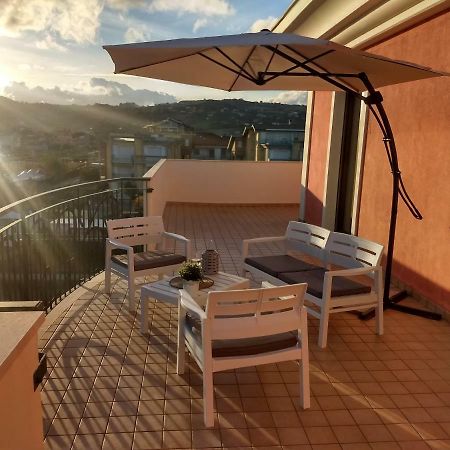 Seafront And Mountain View Penthouse Daire Martinsicuro Dış mekan fotoğraf